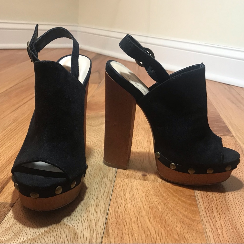ShoeDazzle Jacinta Platform Heel - Size 5.5